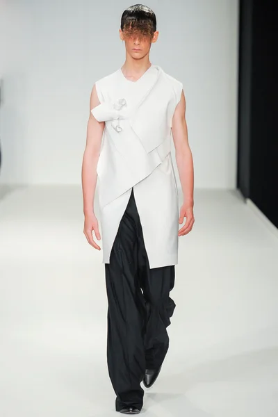 Look 26